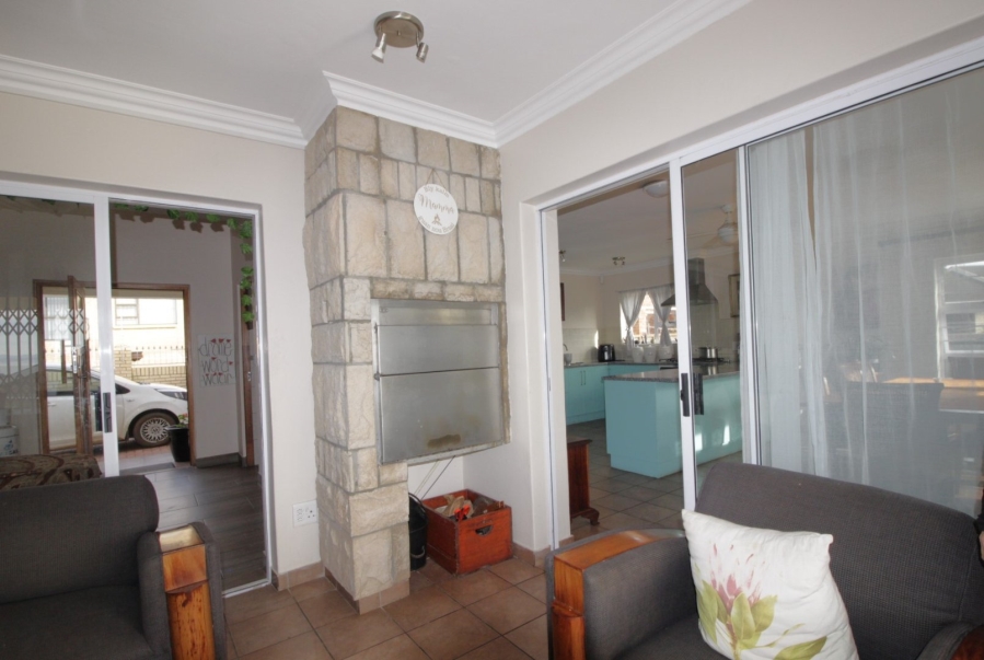 3 Bedroom Property for Sale in Wavecrest Eastern Cape